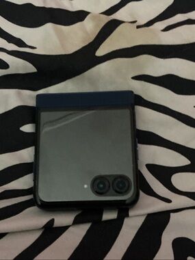 Razor Foldable Phone Case in Black with Blue Accent